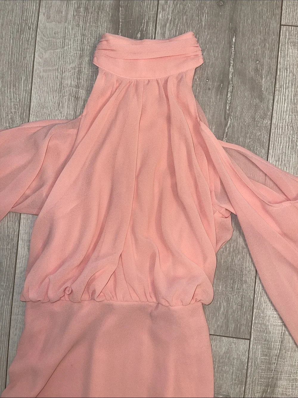 Flowy Mock Neck Open shoulder Mini Dress Light Pink/Peach Size XS- never worn!